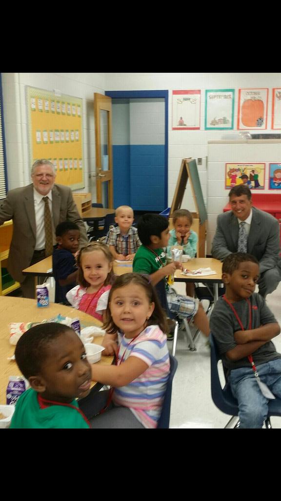 First Day of School 20152016! Cradlerock Elementary School